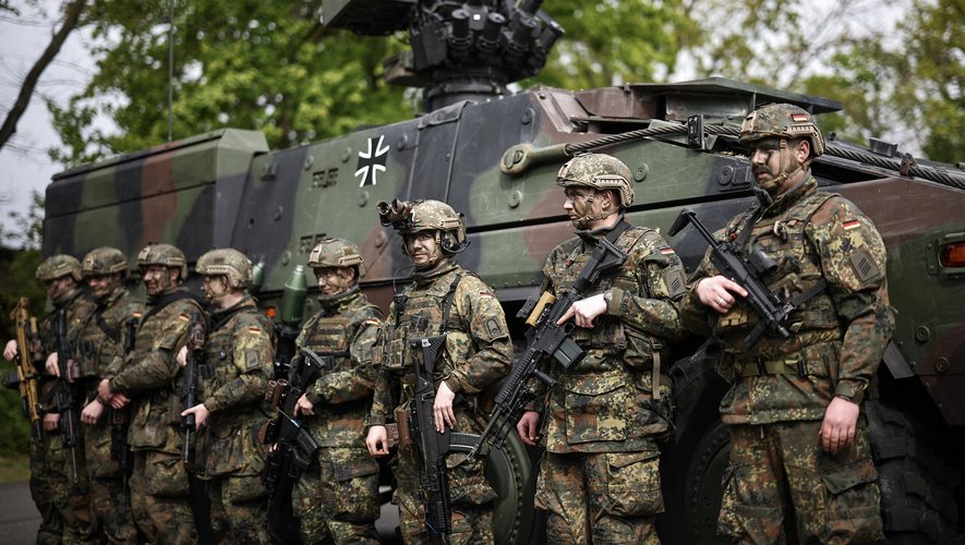 FILES-GERMANY-POLITICS-VOTE-DEFENCE-PARLIAMENT-GOVERNMENT-PARTIE