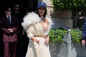 Kim Kardashian Leaves Hotel Ritz - Paris